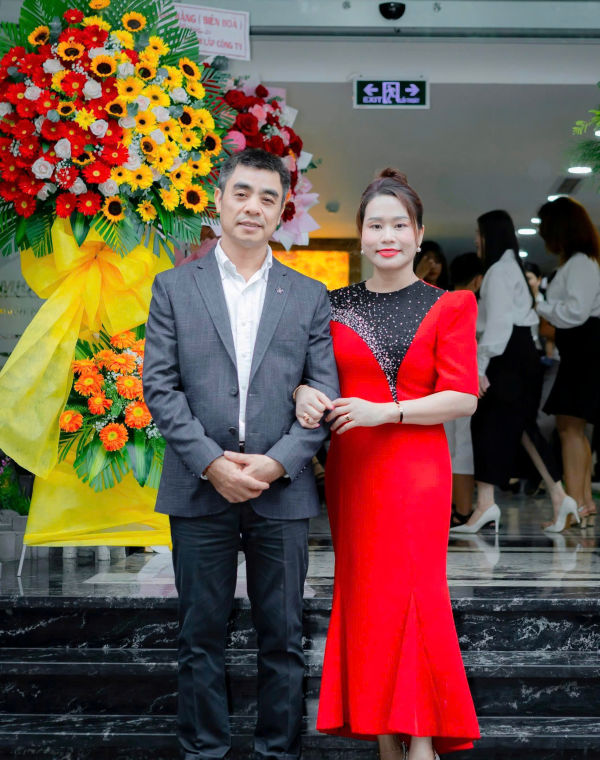 Nh&agrave; s&aacute;ng lập