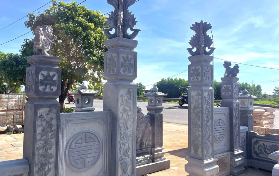 Lăng mộ đ&aacute; mỹ nghệ